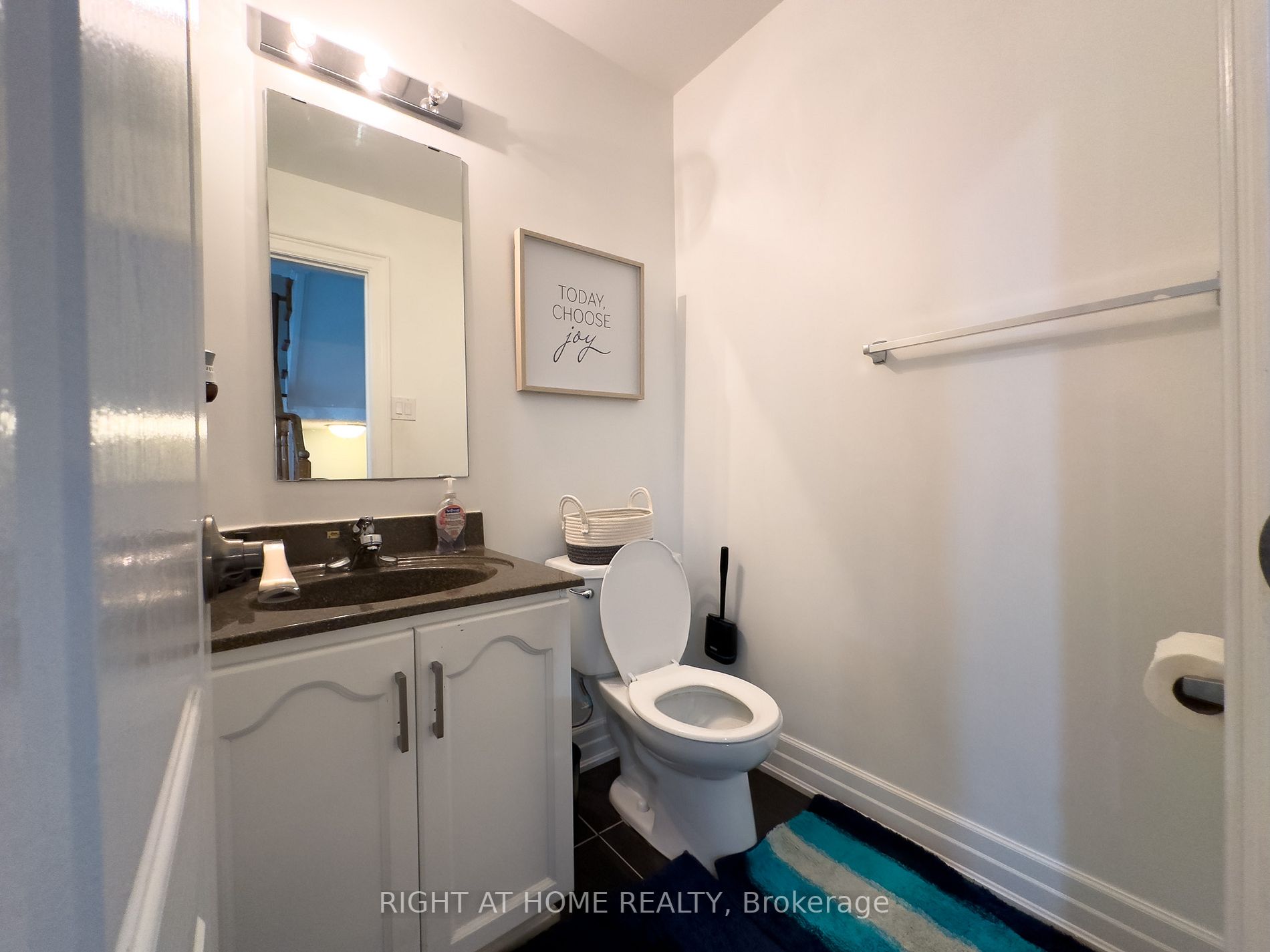 30 Pauline Cres 6