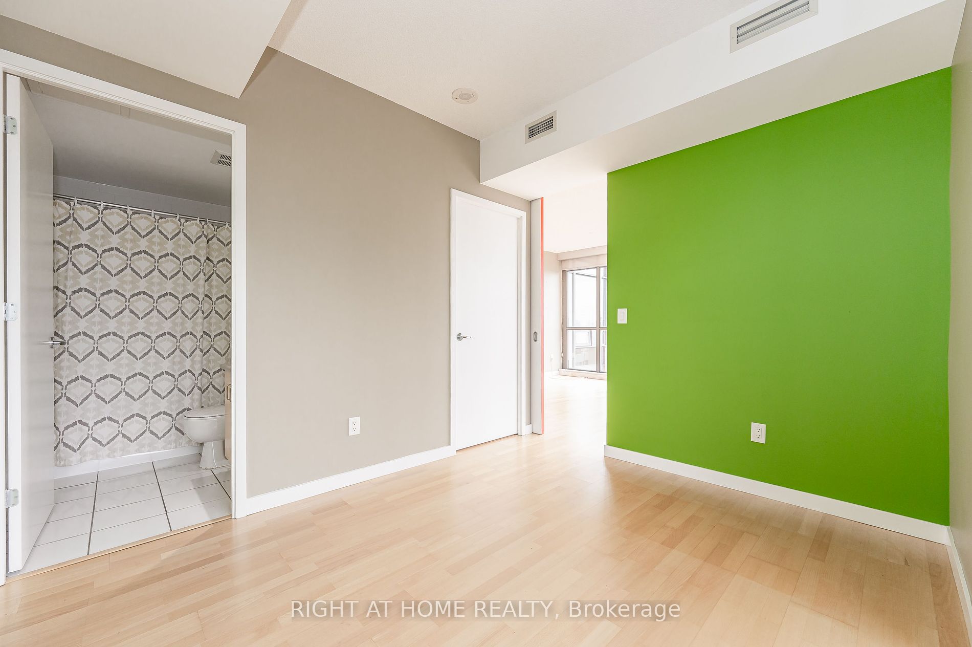 281 Mutual St 1701