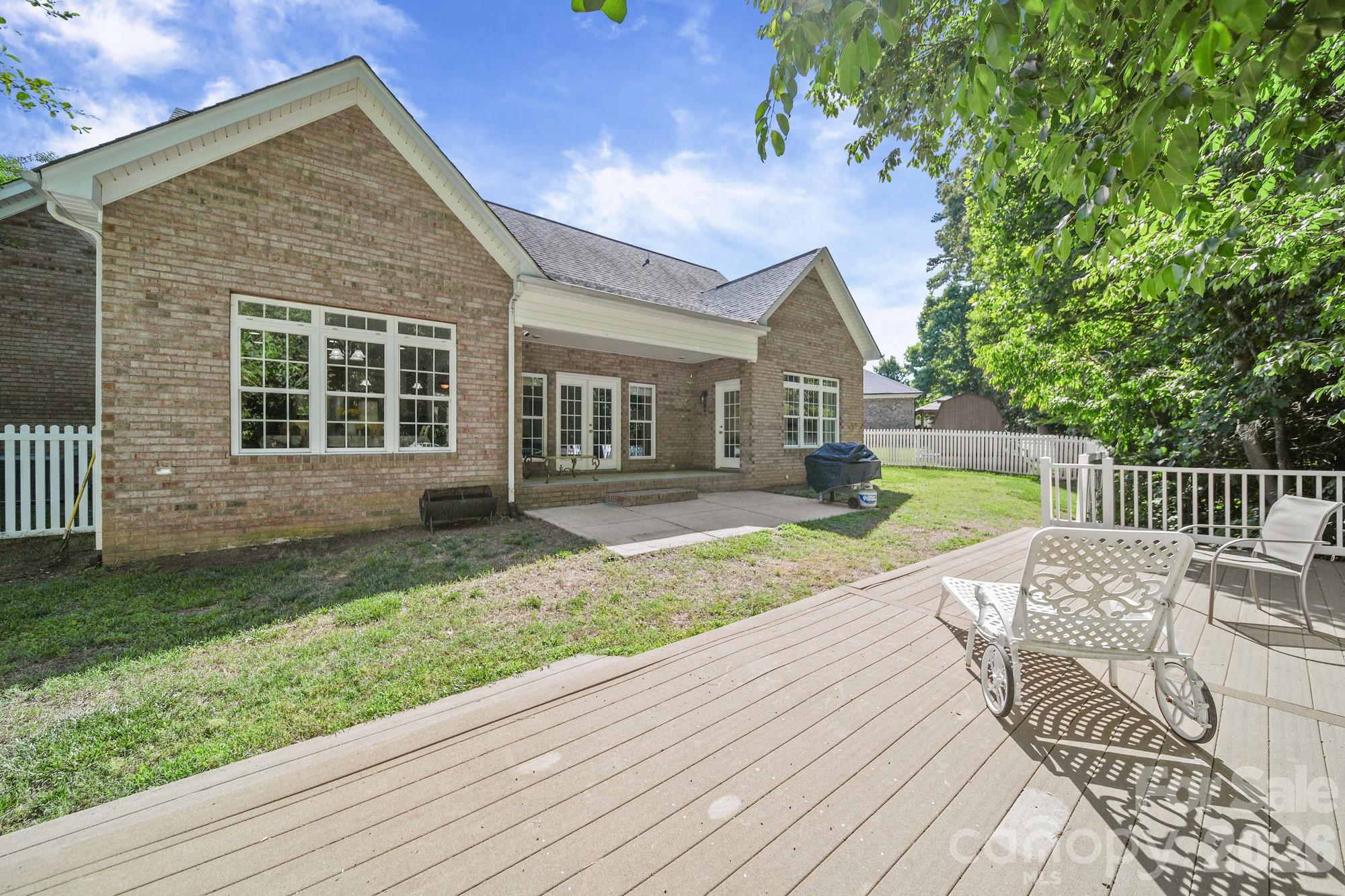 234 Lagoda Drive