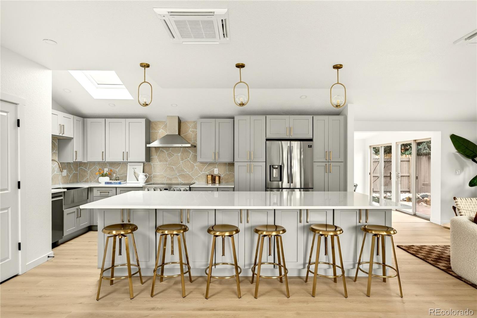 2429 S Leyden Street