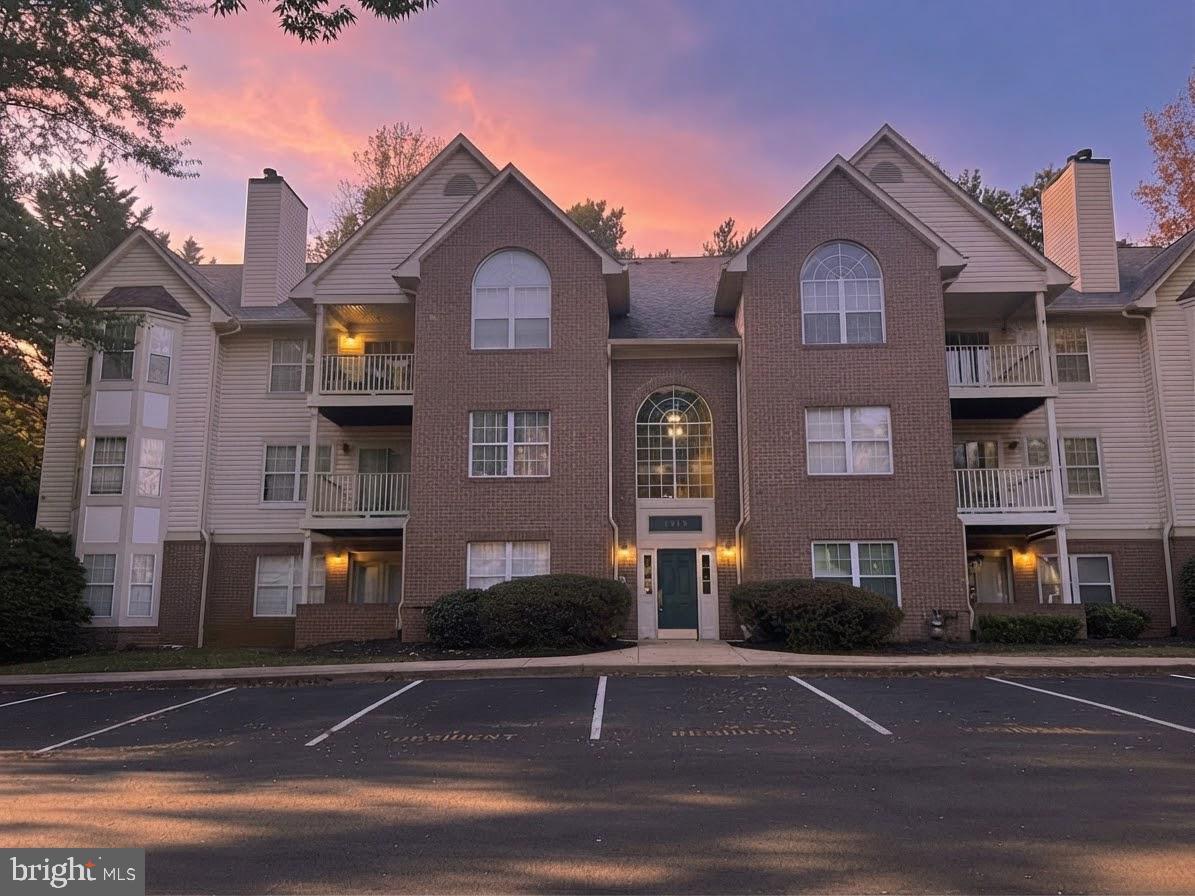 9811 Lake Pointe Court 304