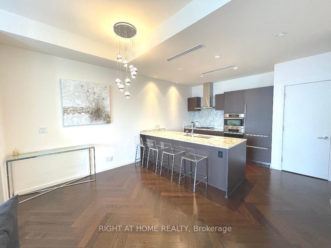 180 University Ave 5607