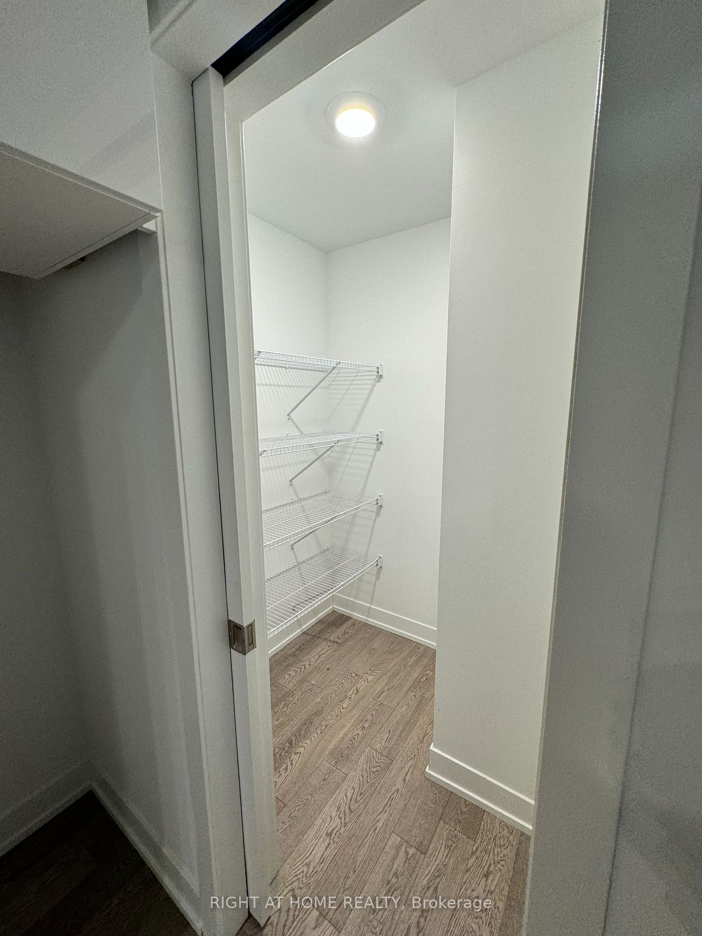 1085 Douglas Mccurdy Comm Rd 112