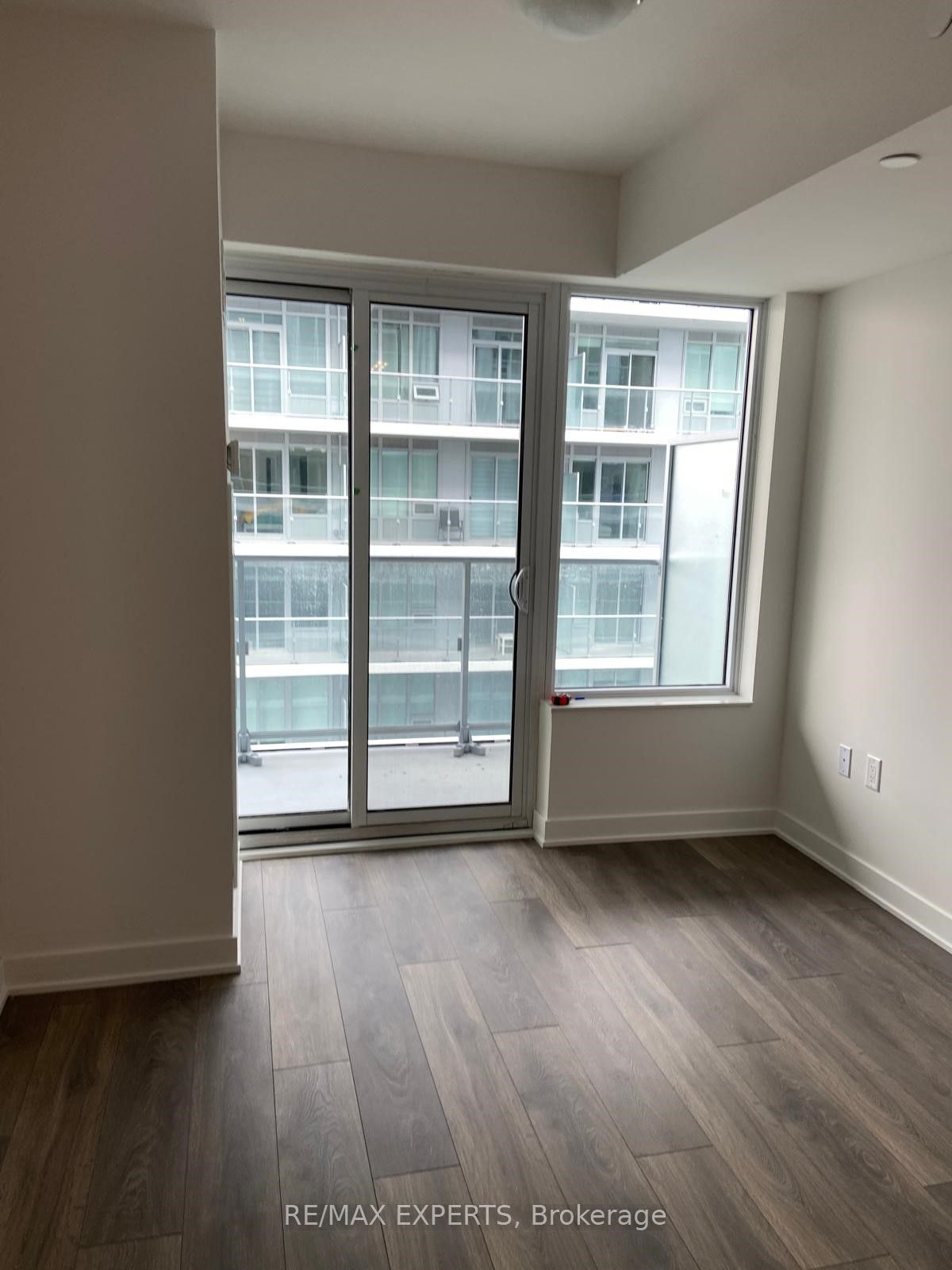 195 Redpath Ave 3614