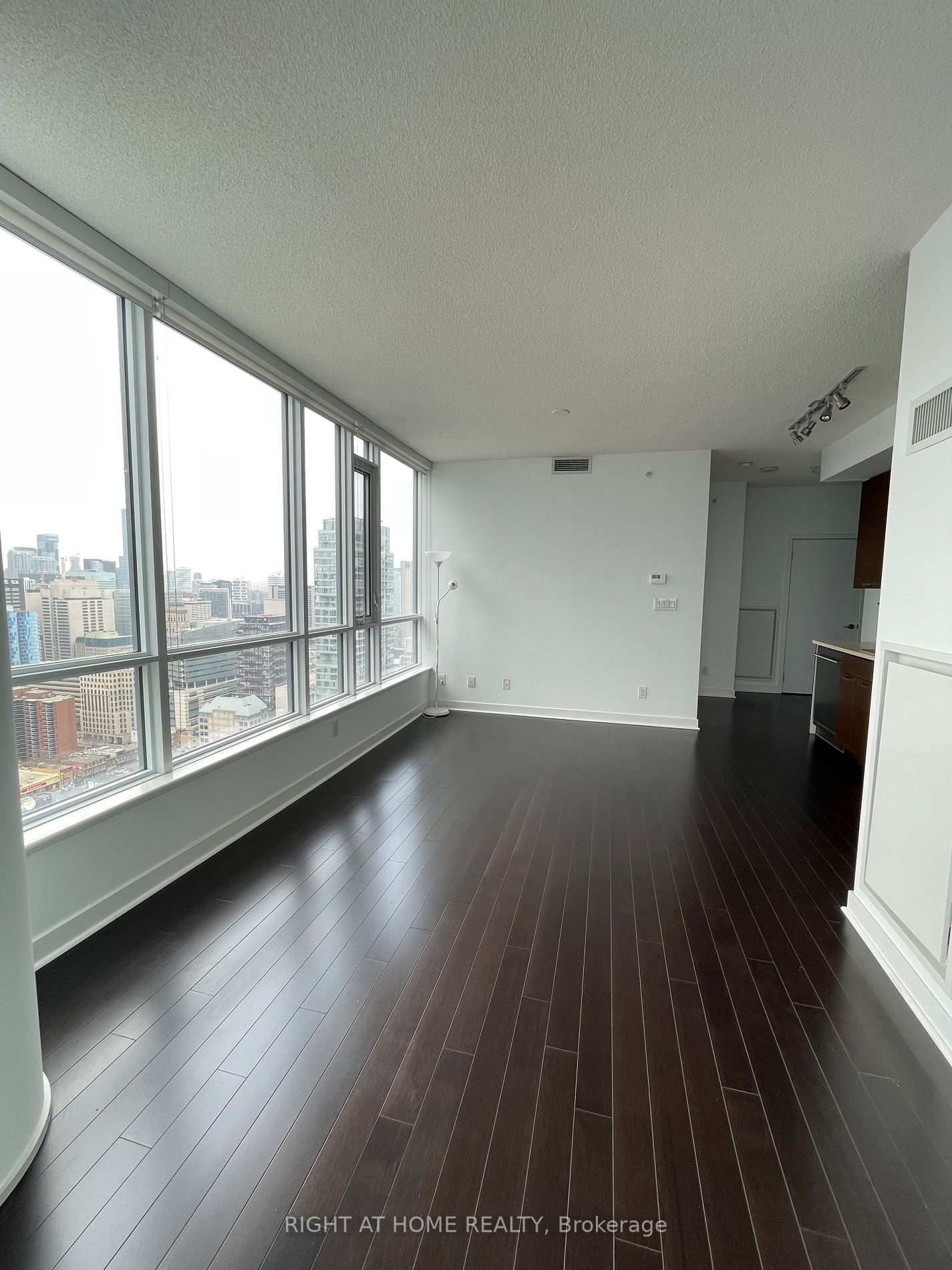 295 W Adelaide St 3802