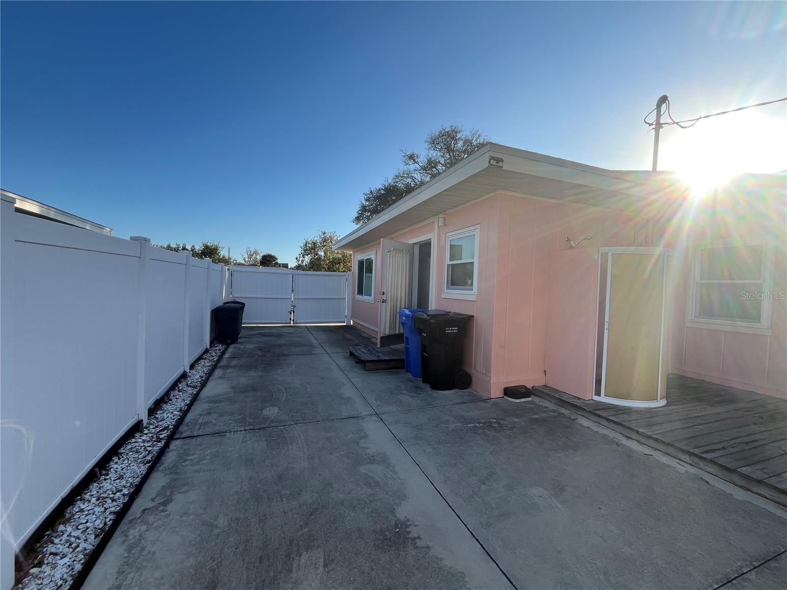 733 Laurel Avenue