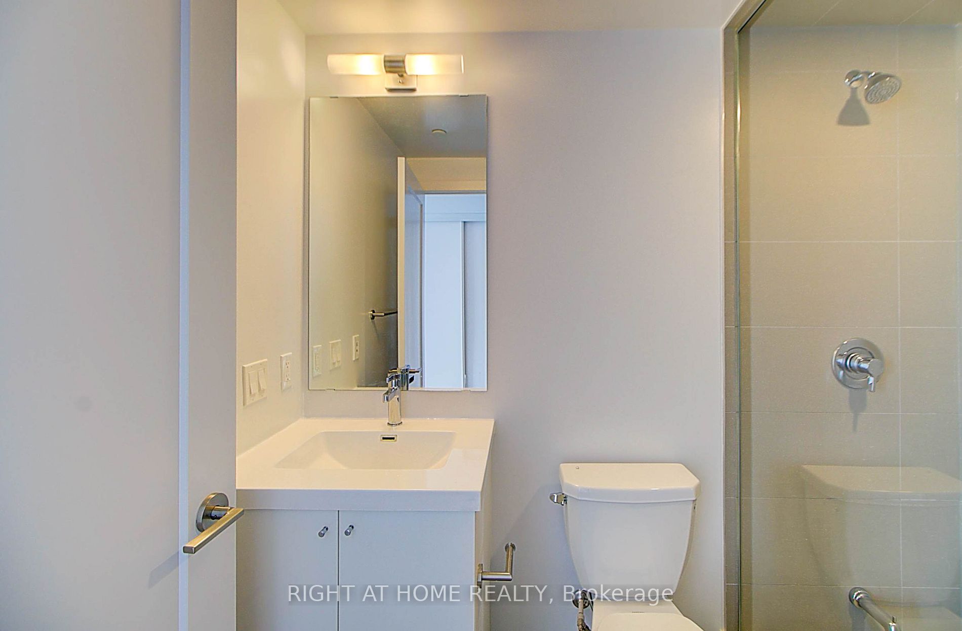 2550 N Simcoe St 2407