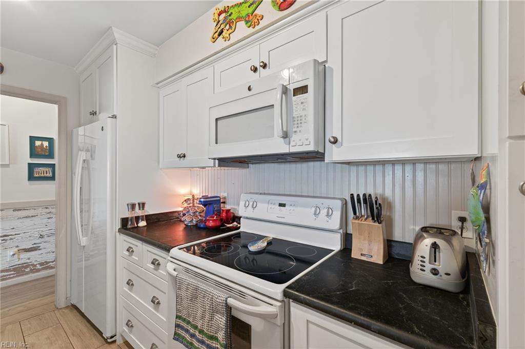 810 E Ocean View Avenue 201