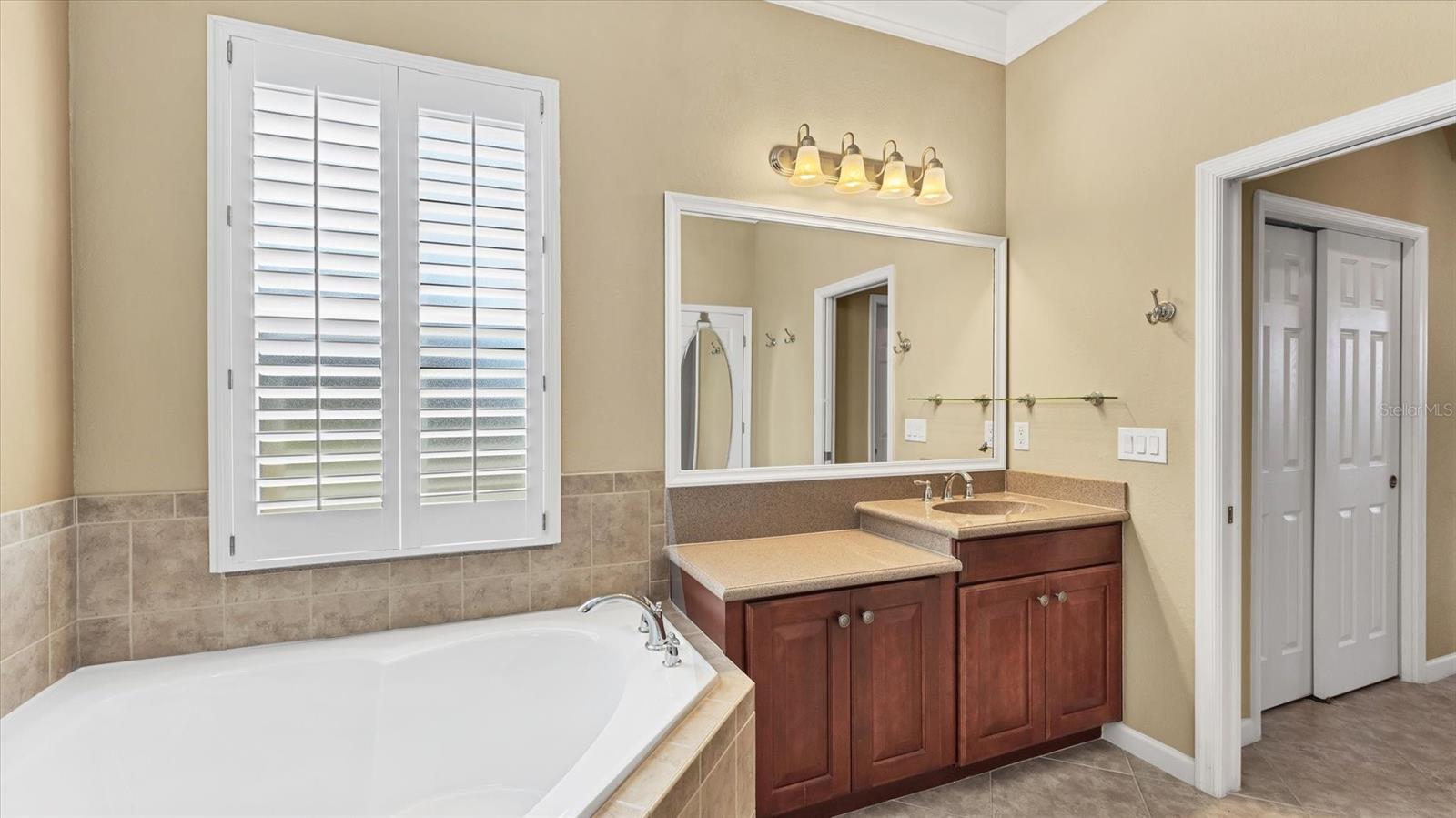 13392 Creekside Lane