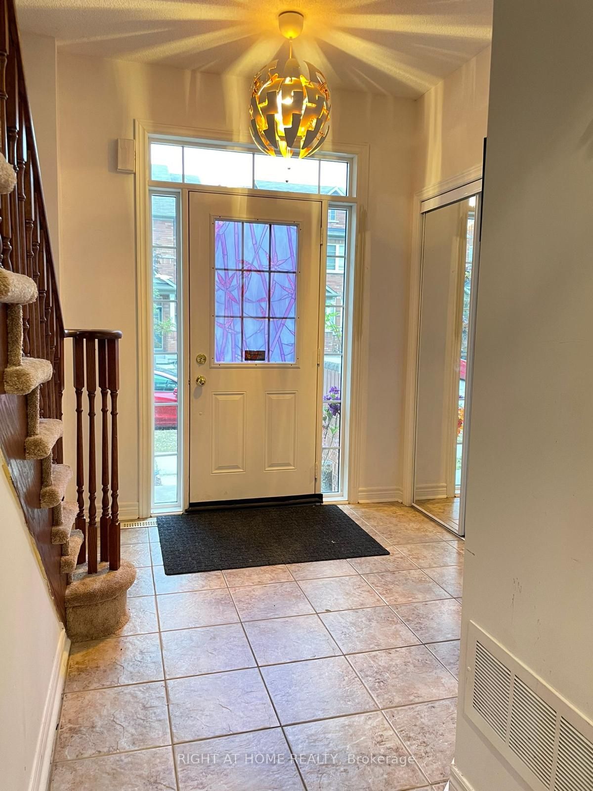 5537 Waterwind Cres