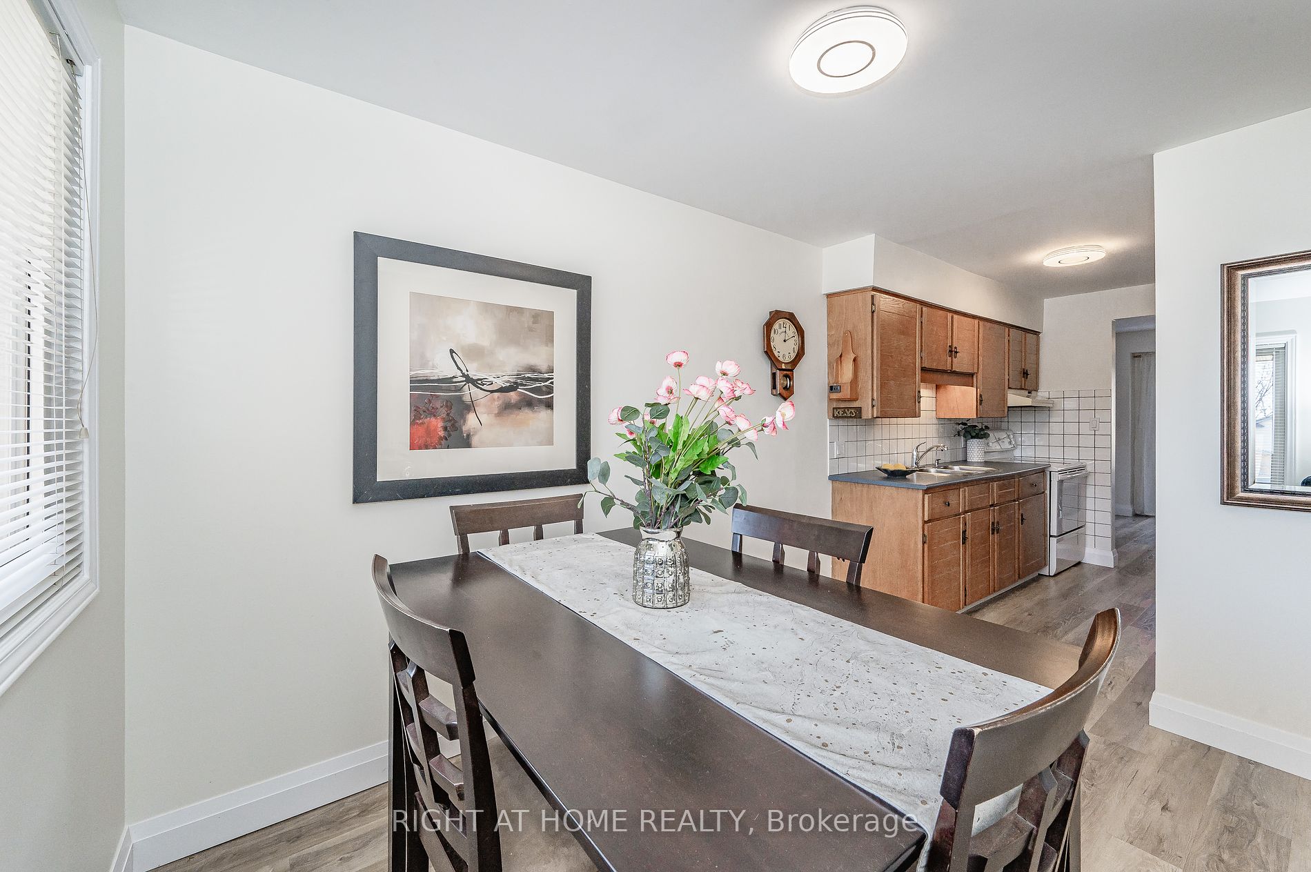 2211 Manchester Dr