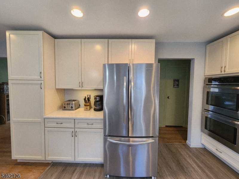 10 Parkview Dr — photo 5 of 35