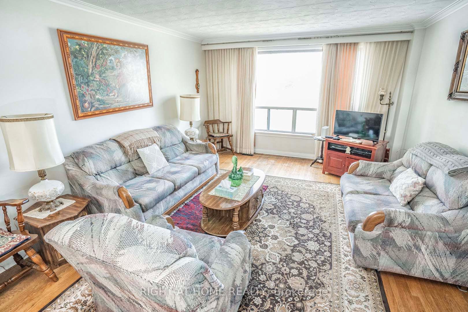 1149 Birchmount Rd