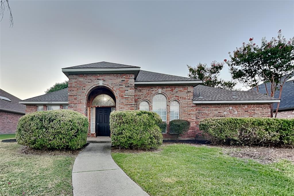 6704 Catalpa Trail