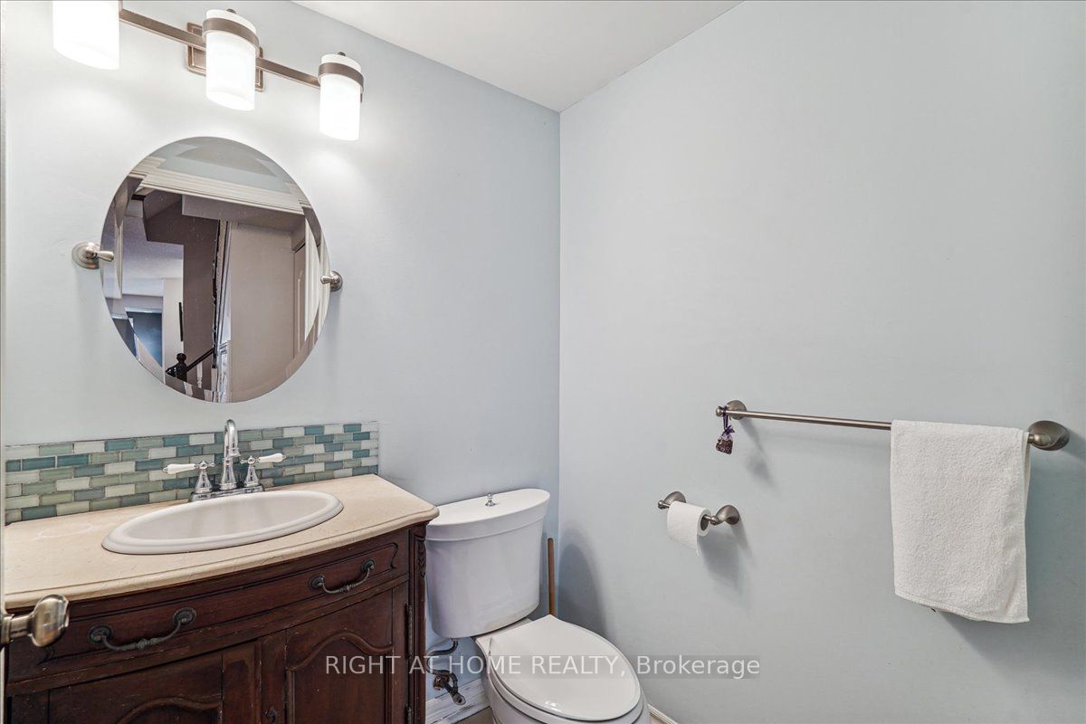 1881 Mcnicoll Ave 558