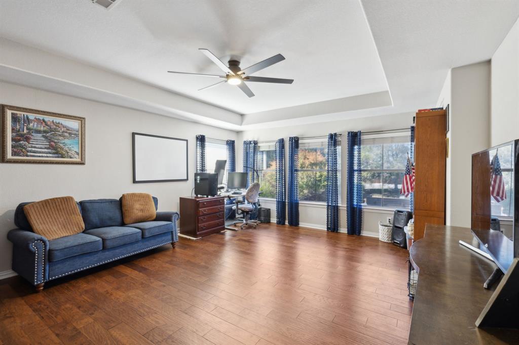 5801 Hathaway Drive