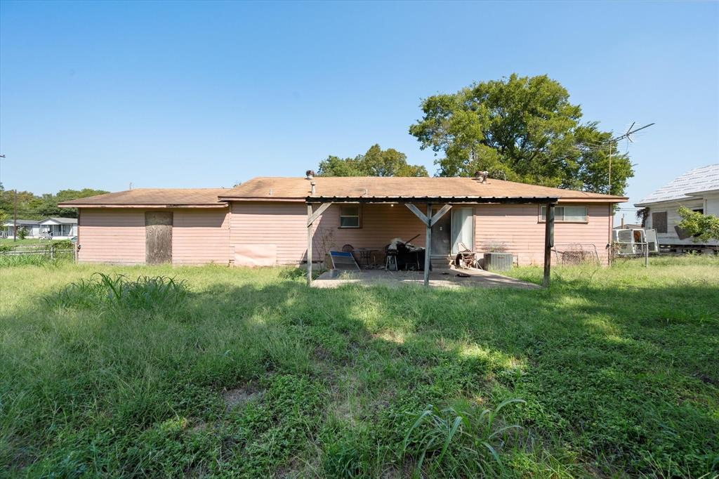 905 G W Jackson Avenue