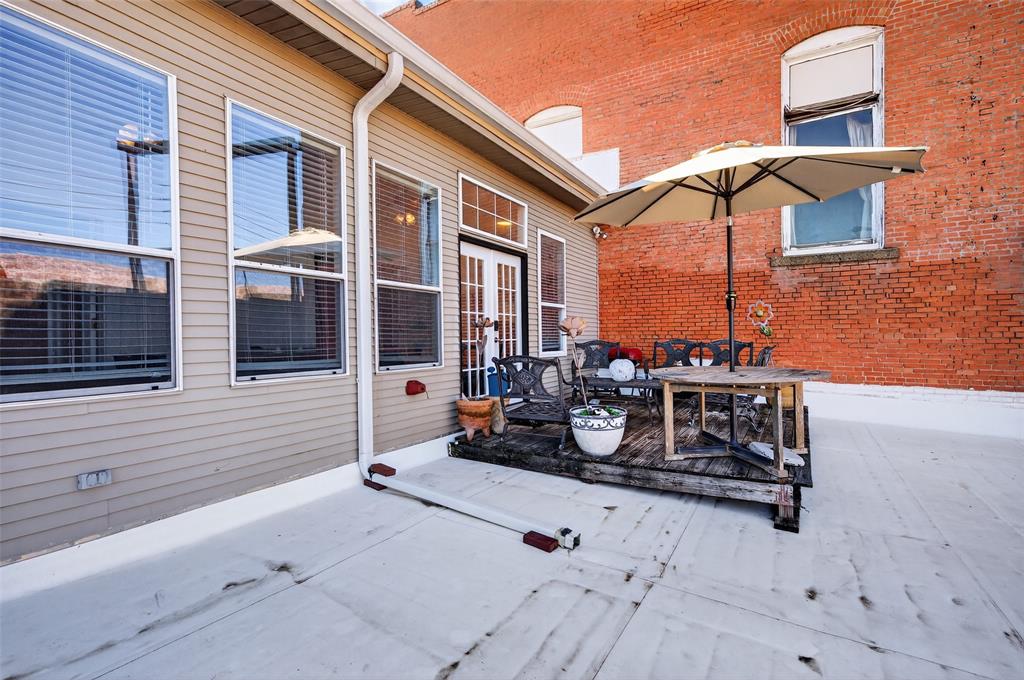 205 & 207 E Houston Street