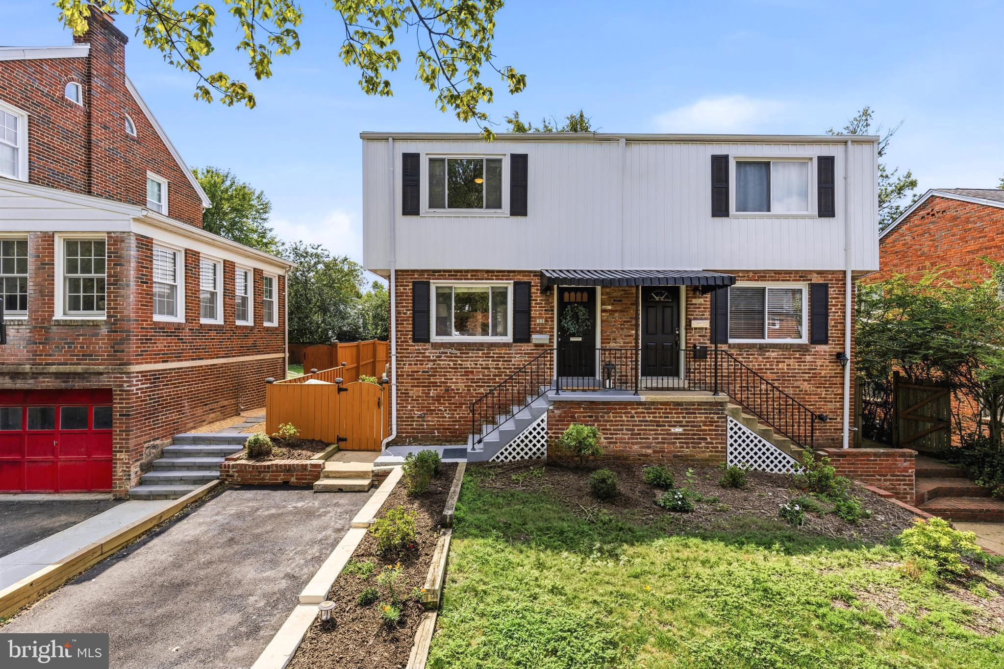 11 E Myrtle Street 1/2