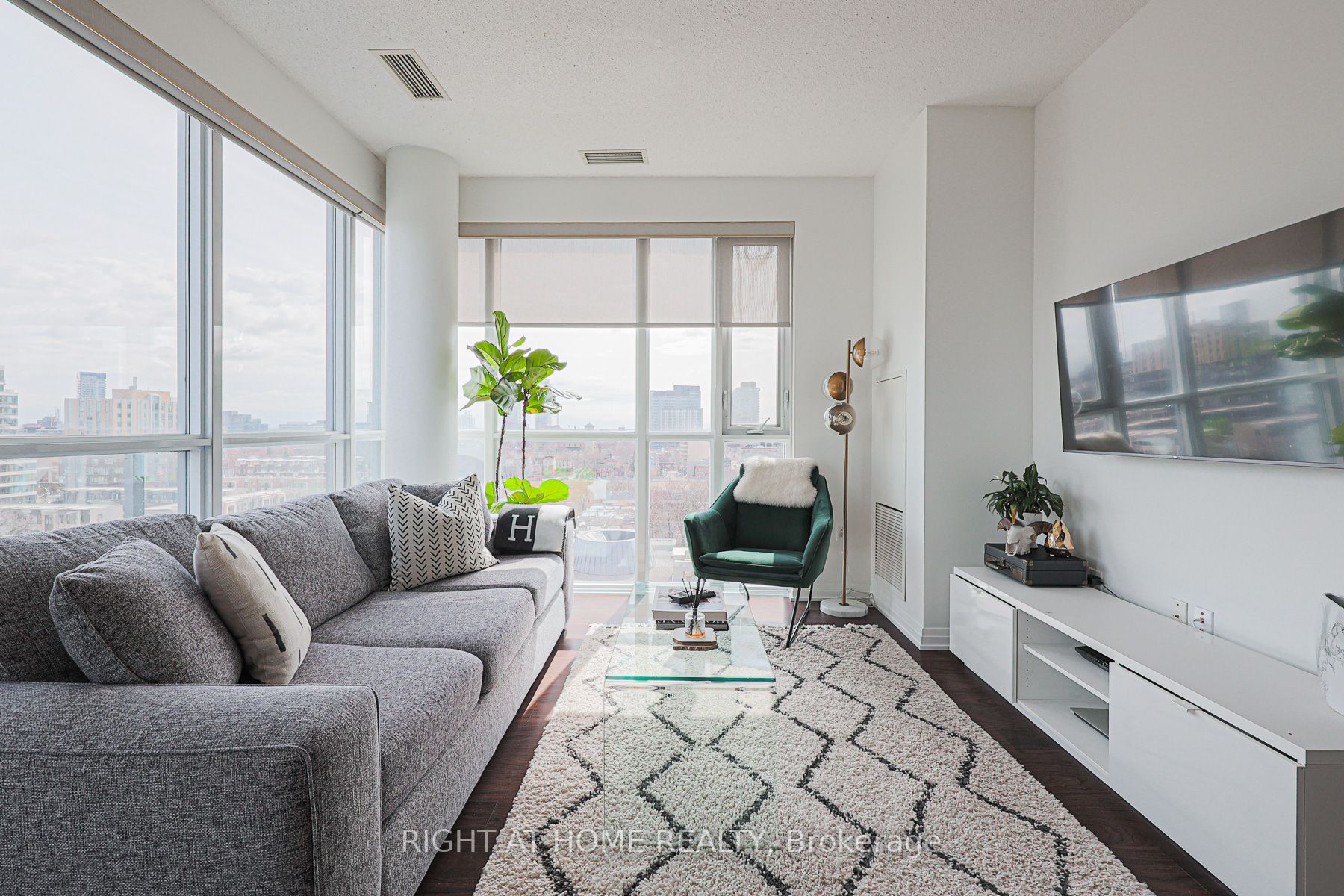 1 Cole St 907
