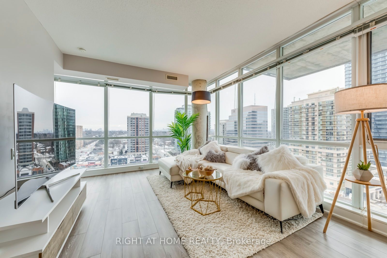 30 Canterbury Pl 1207