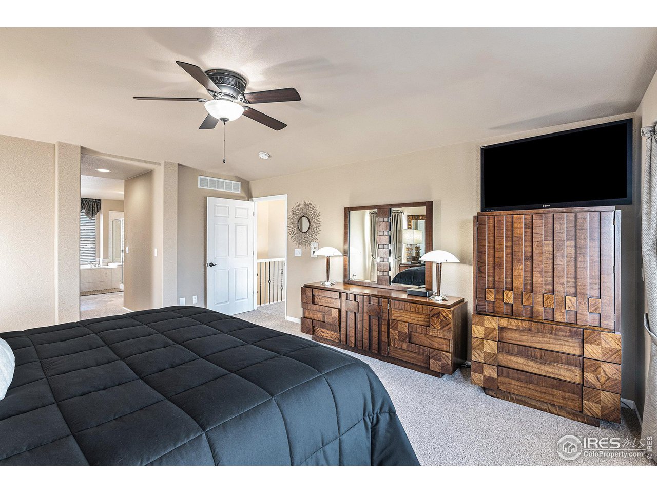 5852 Huntington Hills Dr
