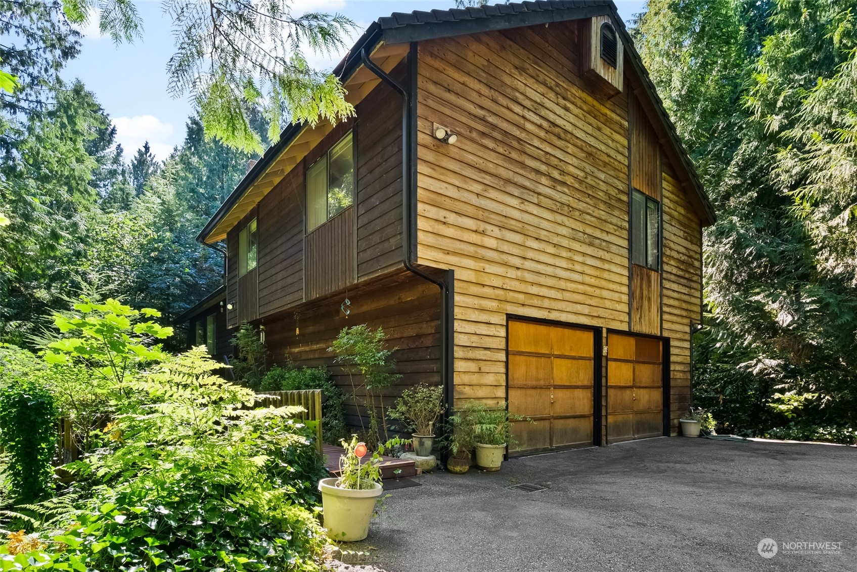 841 E Lakeshore Drive, Allyn, WA 98524