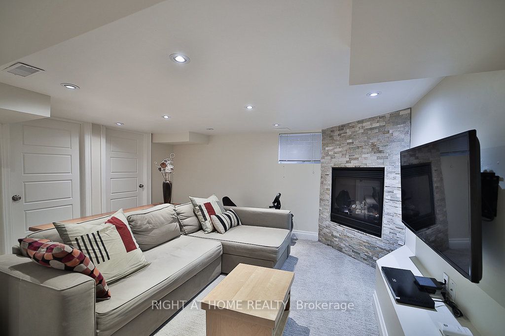 24 Garden Pl