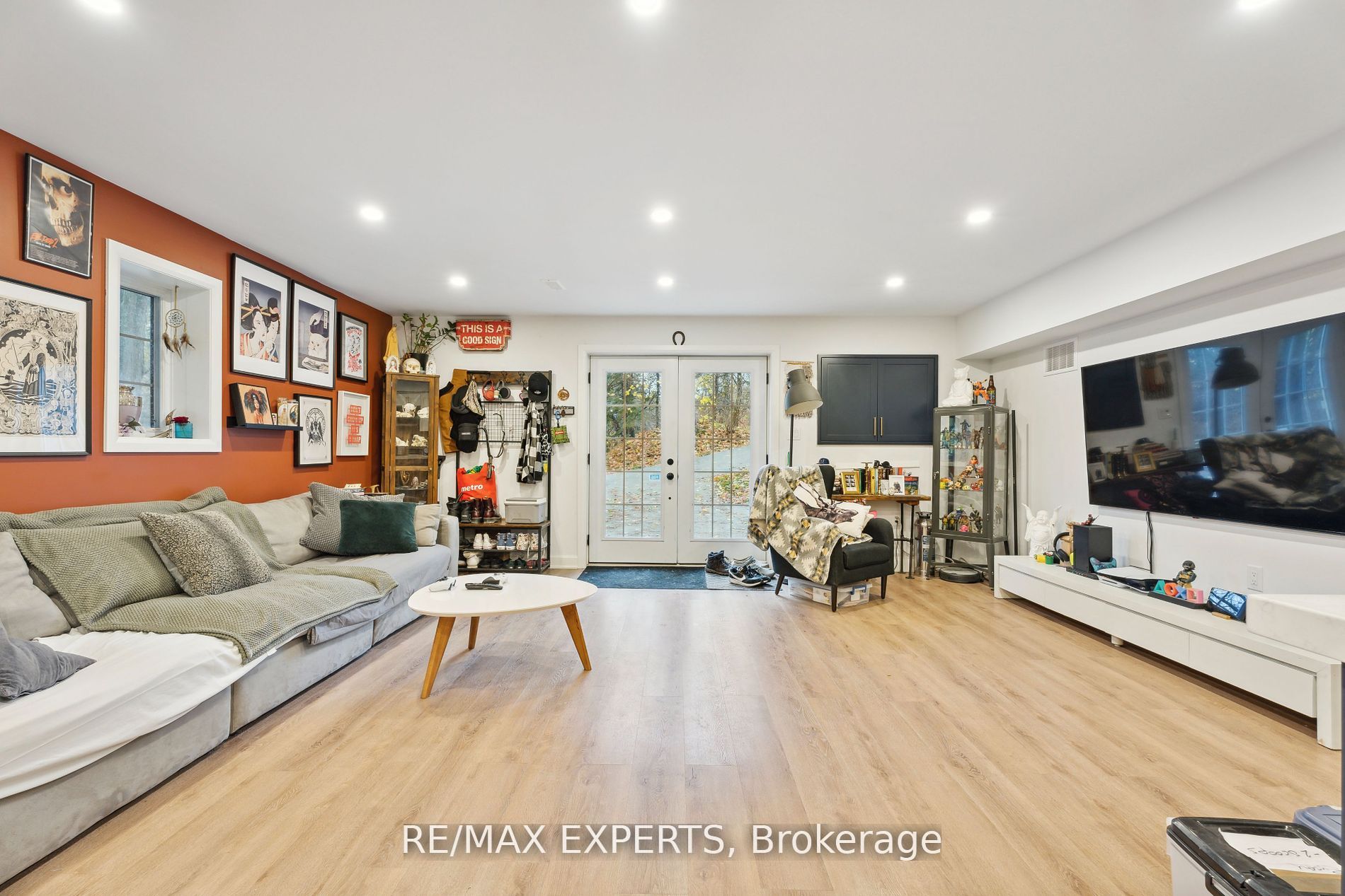 15133 Dufferin St