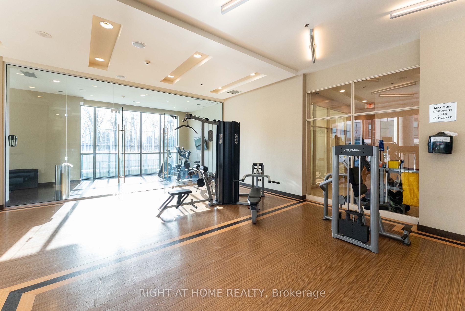 50 Town Centre Crt 1101