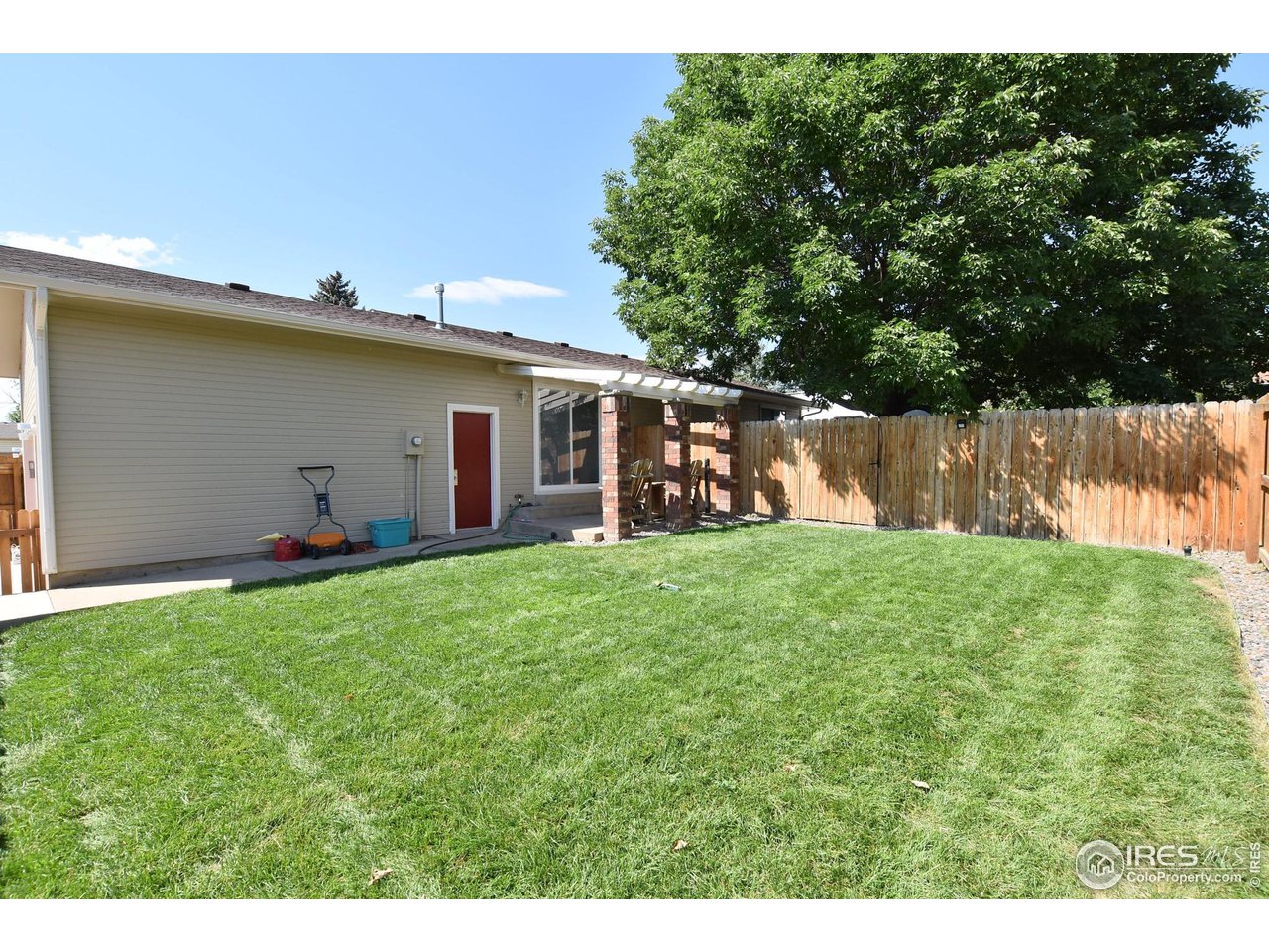 2151 S Custer Ave