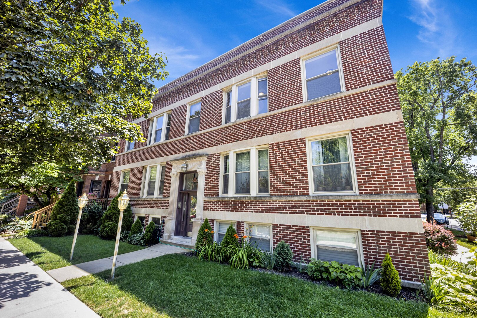 Spacious & Bright, west-facing corner 2 bedroom in Edgewater! This home enjoys absolutely stunning sunsets, bathed in light when you come home each day - what a welcome! Intelligently designed, the floorplan is thoughtful - offering a spacious living room, with dining area, and open kitchen (with granite & stainless) with plenty of room for entertaining and daily life. Step out to your shared (but private feeling) outdoor space - there is tons of room to entertain/enjoy summer fun! Two nicely sized bedrooms with new carpet. Freshly painted, with hardwood floors, and with newer central air/heat (2024), private storage and in-unit laundry to complete this home. Easy street parking! All in an intimate, pet-friendly building that's close to CTA, Loyola, dining/shops, with easy access to Lake Michigan, Andersonville's Clark Street, Target, Whole Foods and more. Come home!