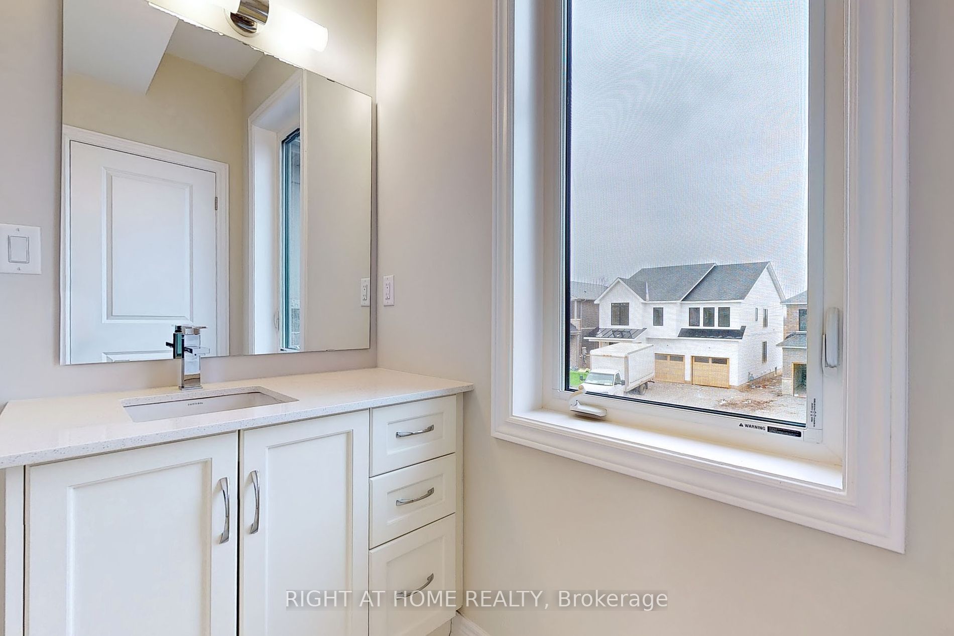 91 Starfire Cres