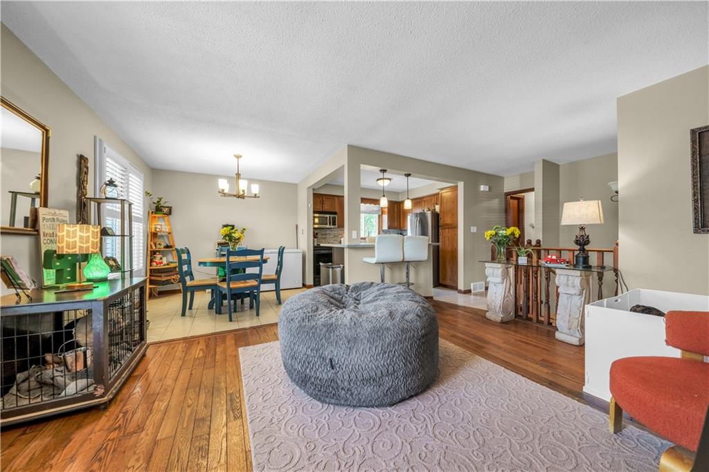 3929 Vineyard Crescent