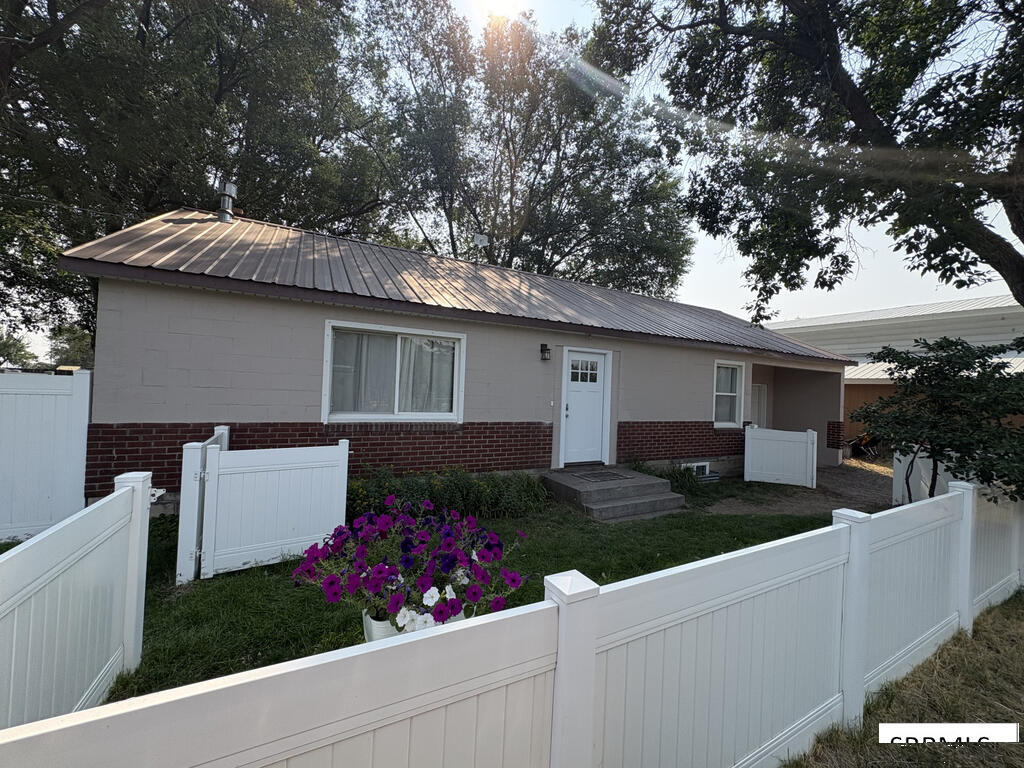 650 S 3rd E