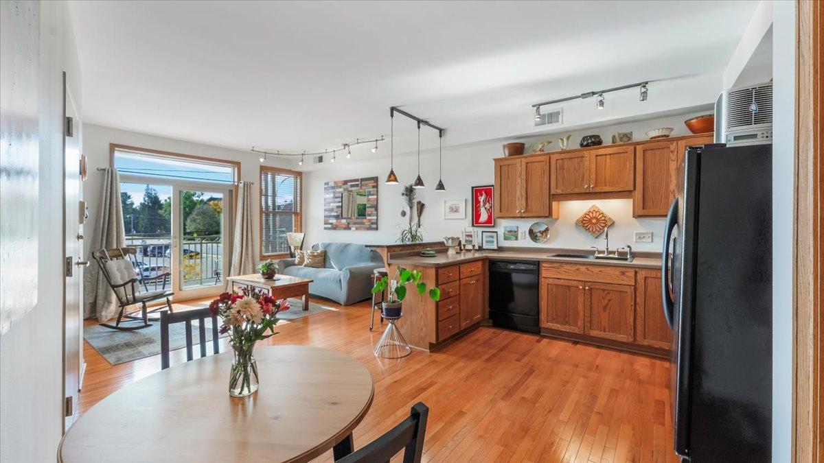 15 Minnesota Street E 203