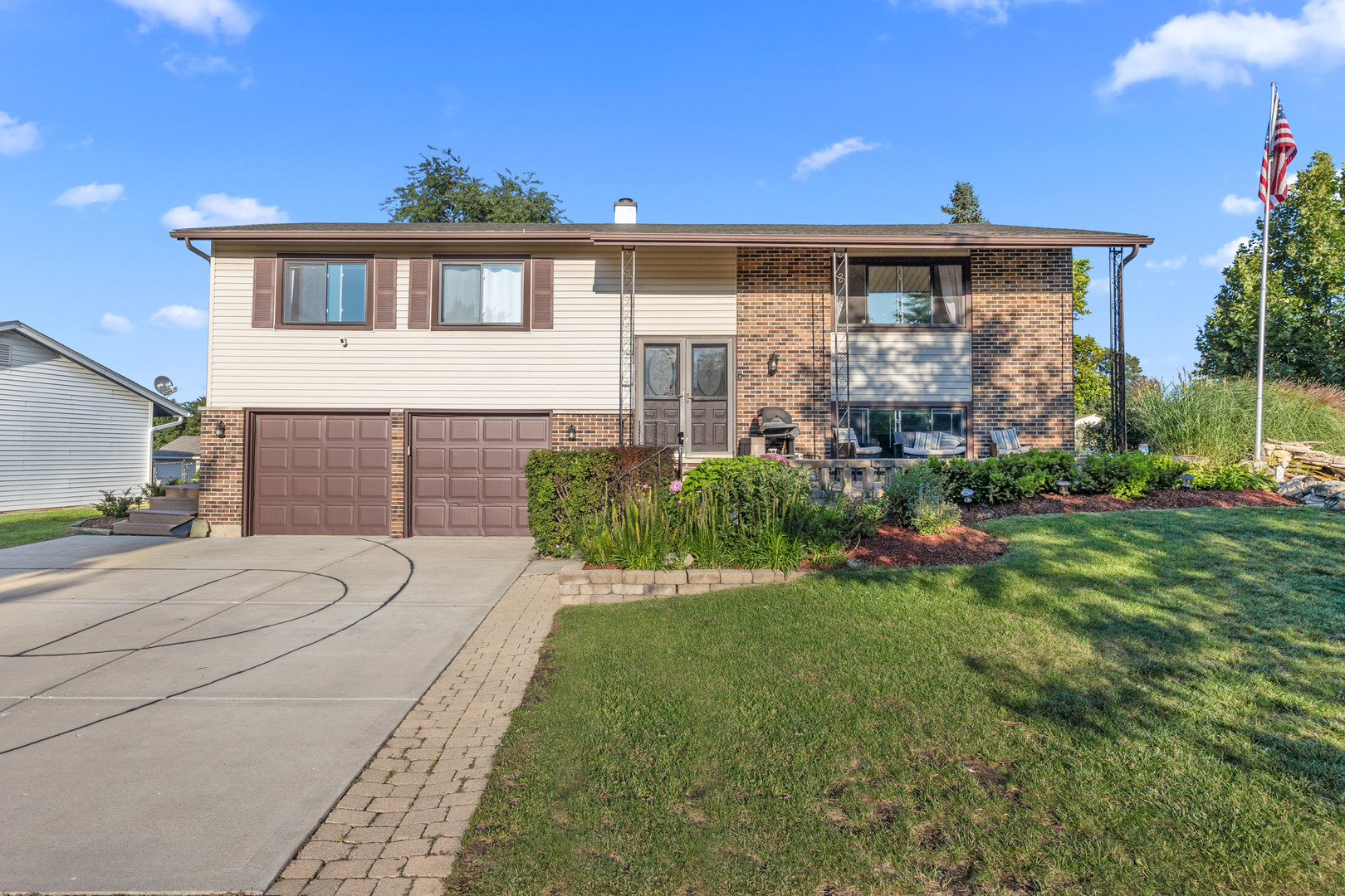 Home sweet home - This home on the West side of exceptional Elk Grove Village is just what you have been looking for - Home is in the highly sought after 54/211 school districts - This home sits a on large corner lot and features 4 bedrooms and 2 baths - Beautifully updated w/ open concept living - Gorgeous chefs kitchen has been newly updated (2024) with timeless finishes - Quartz countertops, SS appliances, soft close cabinets and undercount lighting - Harwood floors flow through the main upper living area - Large windows let so much natural light flood in - Lower living area features gas fireplace to cozy up to on a cold day - Lower level bedroom features great walk in closet -  Freshly painted throughout 2024 - New furnace 2023 - New water heater 2023 - Backyard features large refinished deck and hot tub - Fantastic home, ready for its next owners!