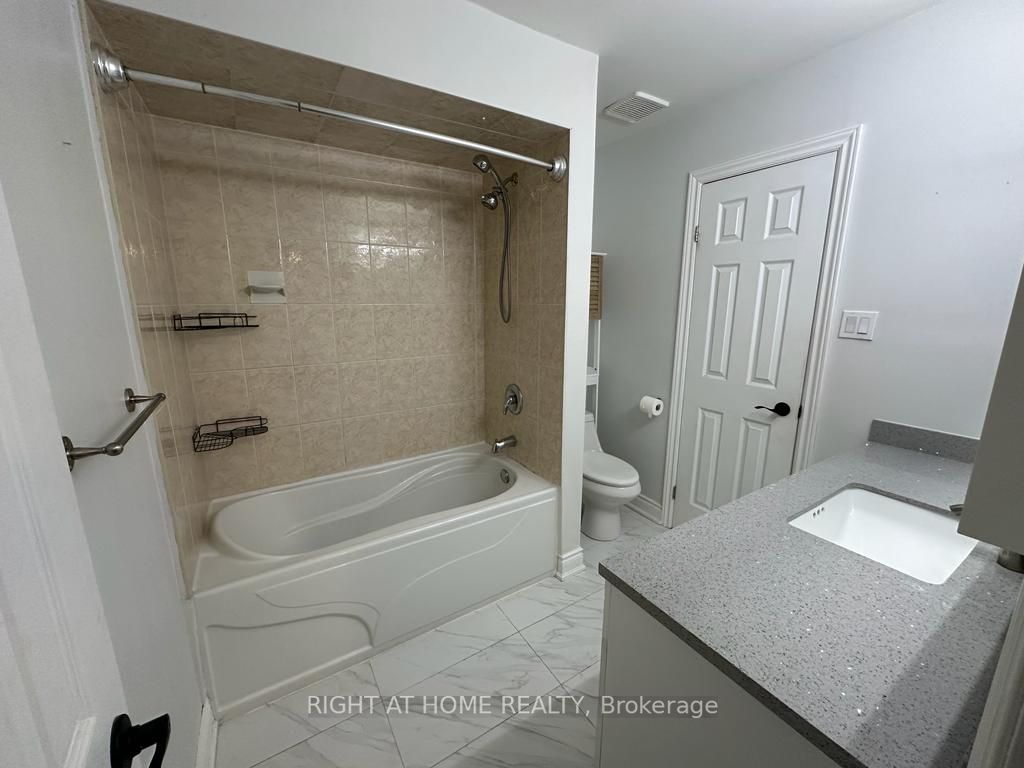 365 Tailfeather Cres 28