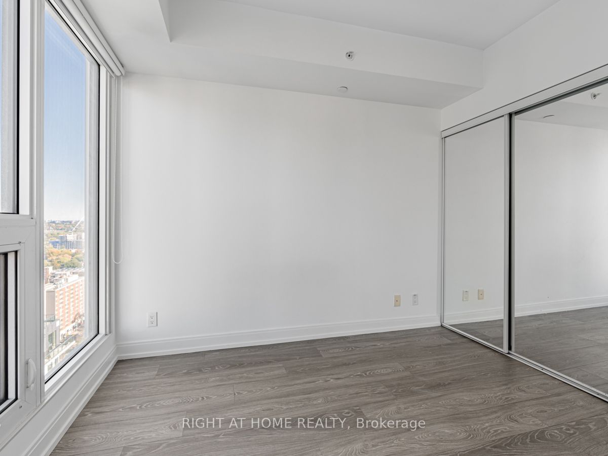 181 E Dundas St 2715