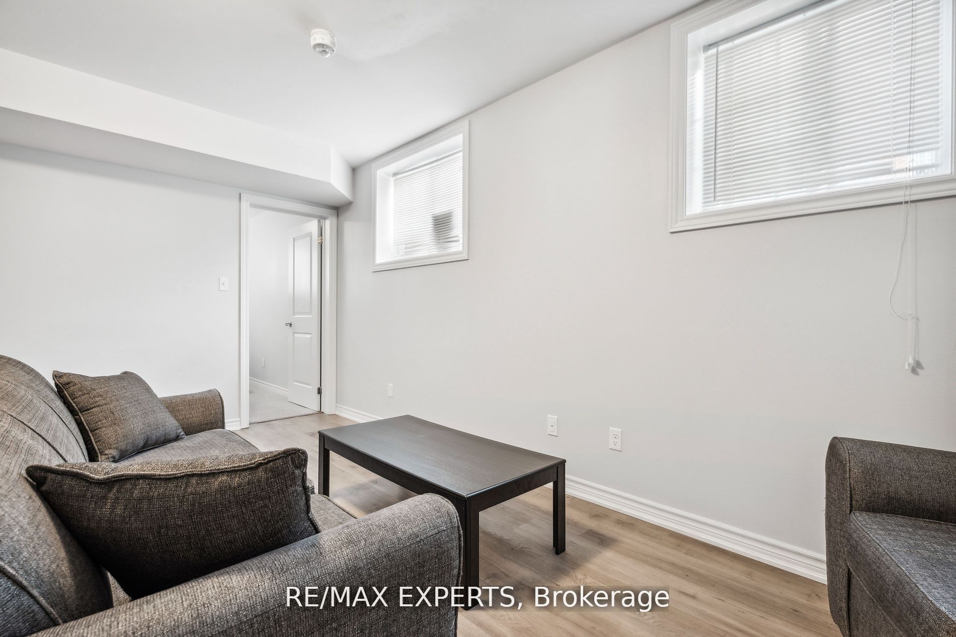 246 Penetanguishene Rd 13
