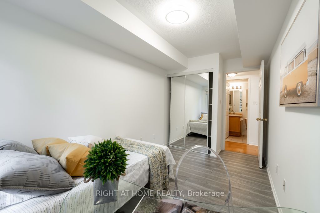 310 John St 160