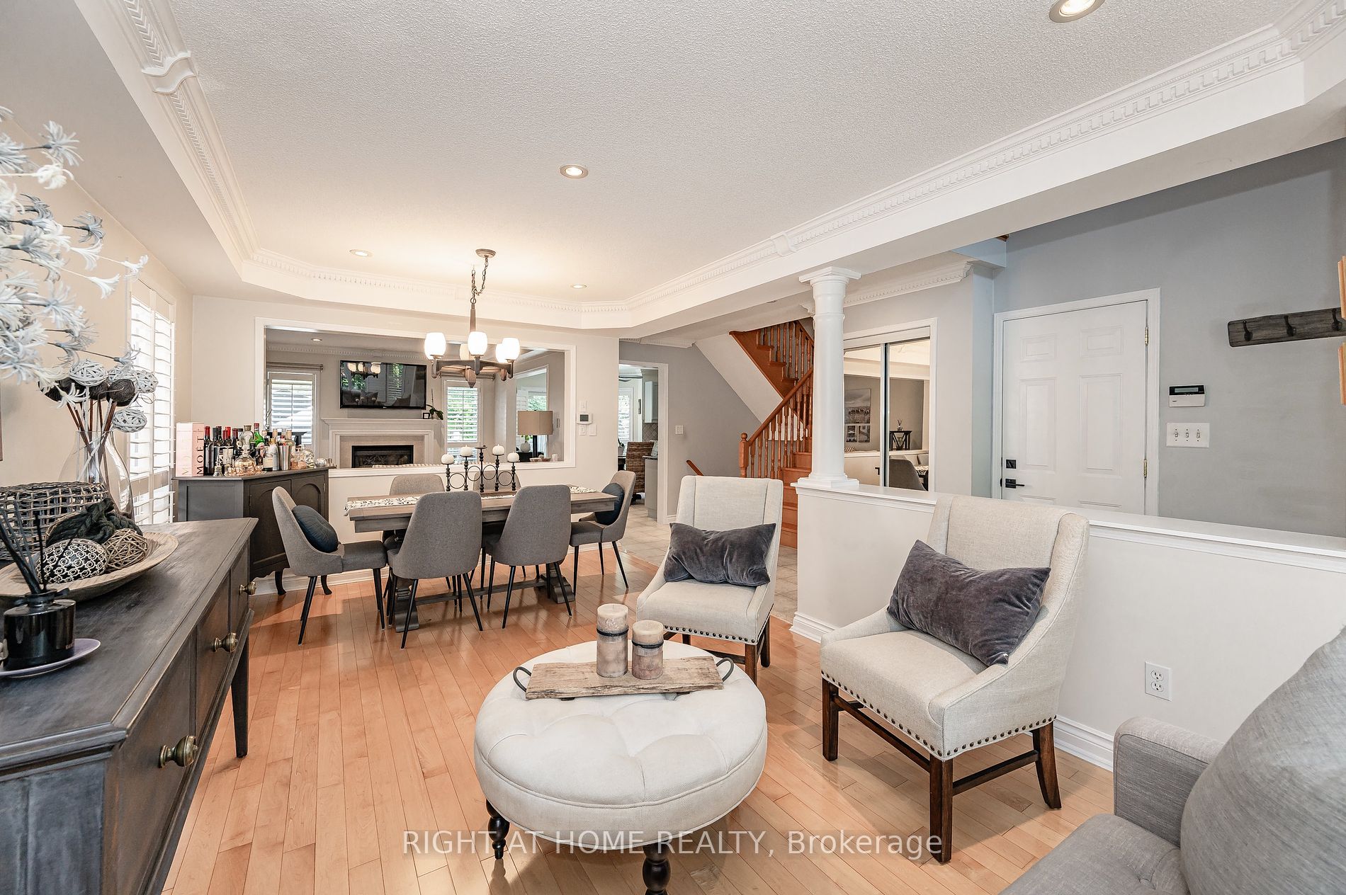 2263 Empire Cres