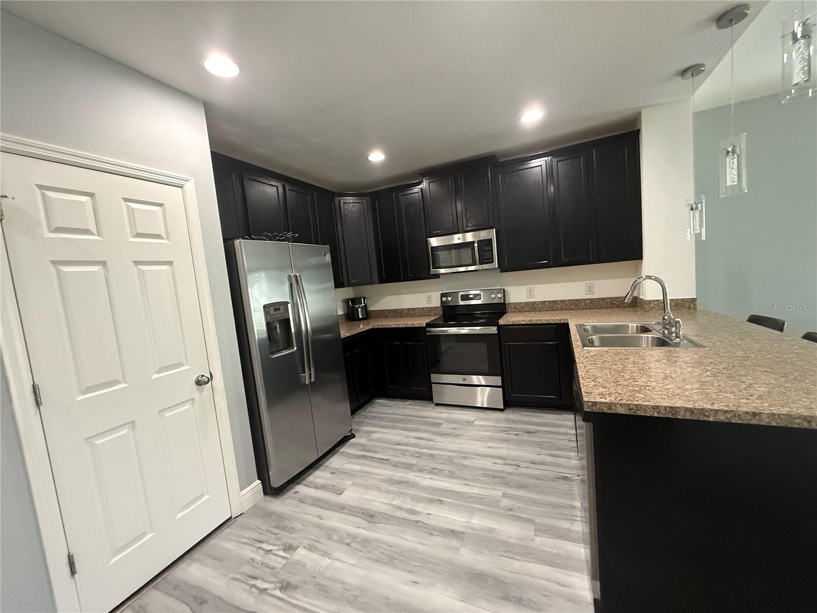 2600 Wadeview Loop