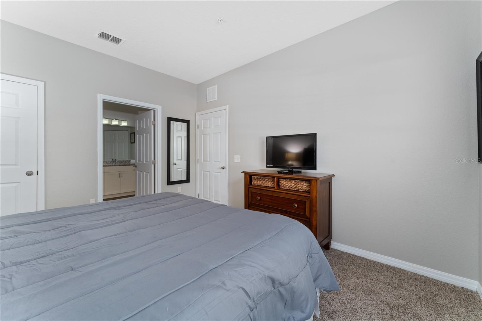 5368 Diplomat Court 105