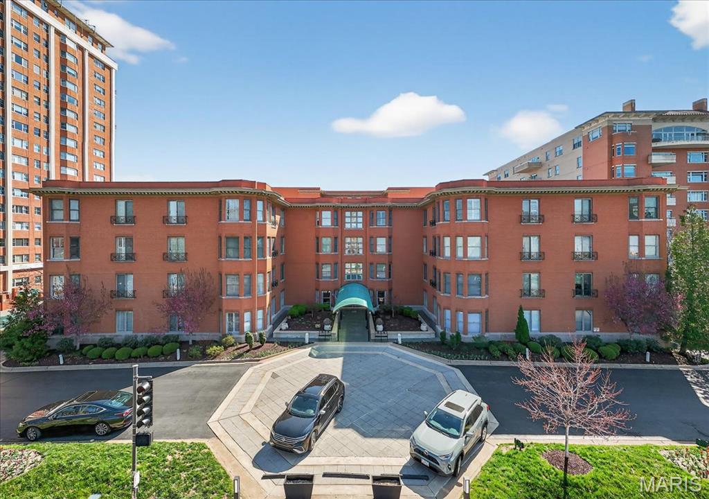 750 S Hanley Road 54