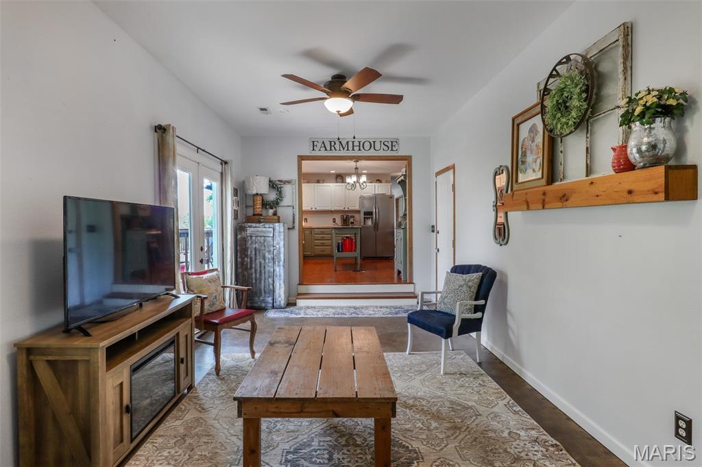 301 Ridgewood Court