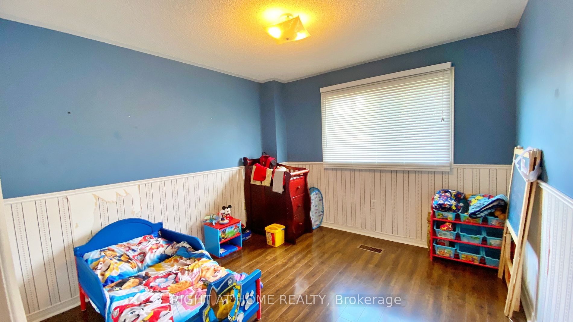 2555 Thomas St 36