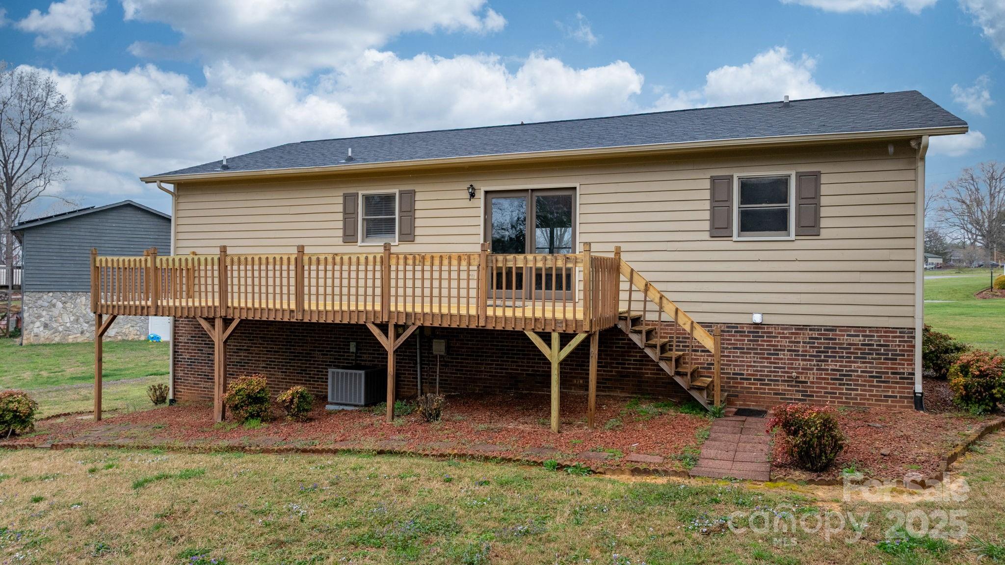 2711 Jordan Place