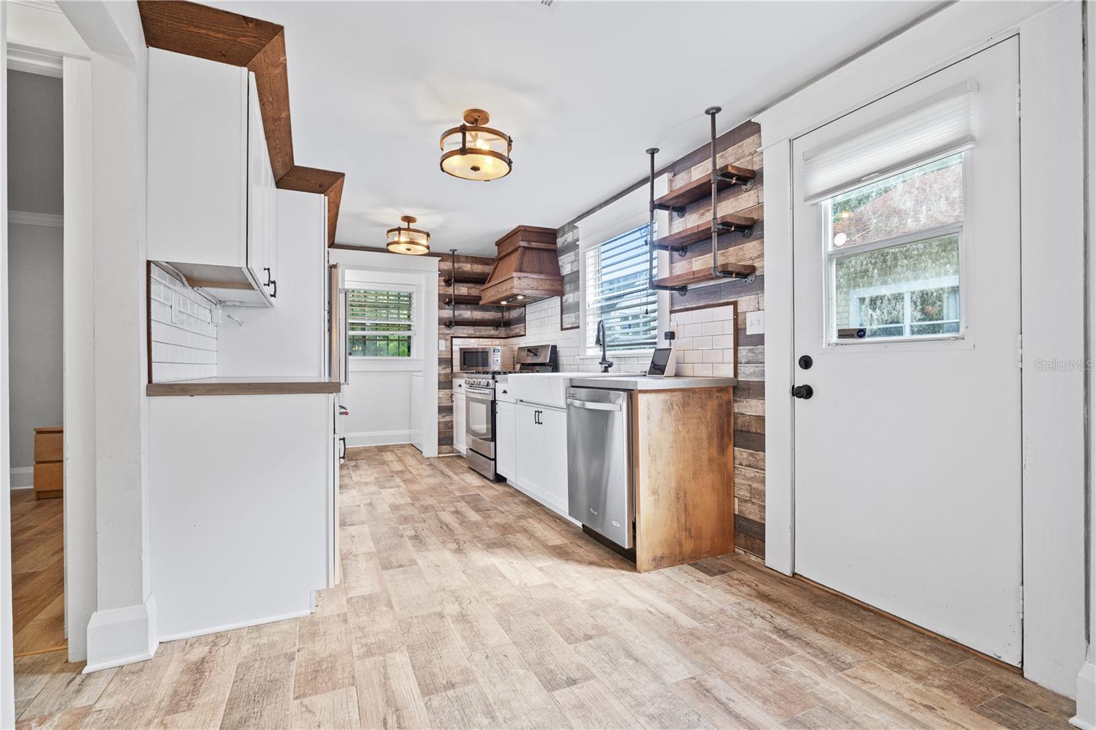 1206 E Louisiana Avenue