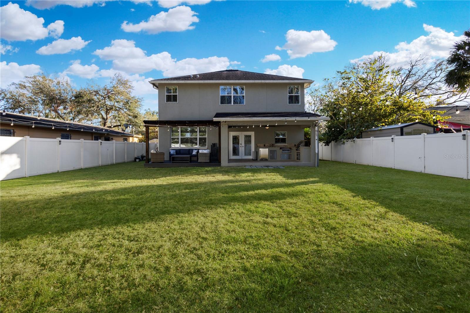 715 W Woodlawn Avenue